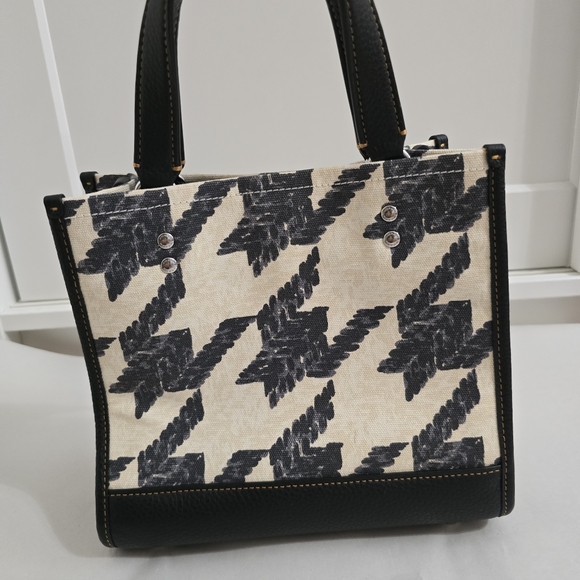 COACH Dempsey Carryall Bag With Houndstooth Print And Patch - Picture 4 of 9